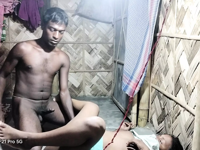 Hindi Audio Desi Bhabi: Indian Husband's Wifey Gets Massive Cumshot on Hardcore Sex