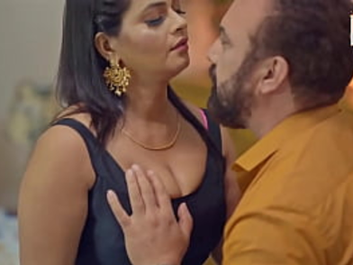 Mohini, the Indian housewife, indulges in some super-fucking-hot COUGAR activity with son's lecturer!